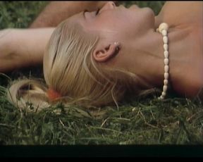Blonde Amateur From Germany Sucking Cock in Outdoor 69