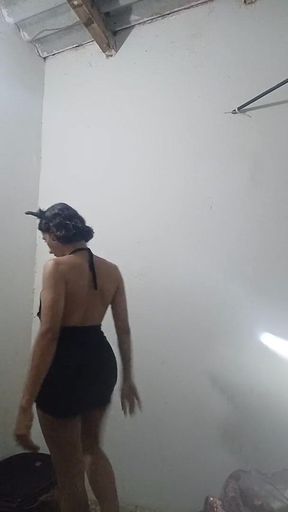 In Black This Girl Giving Her Dance
