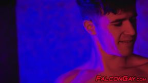 Muscular Maverick Sun buries his massive cock deep into stud Nate Rose