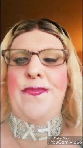Blonde TS Stefanie smoking