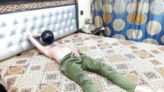 MILF ngực khủng mông to bị xuất tinh vào hậu môn sau màn quan hệ tình dục thô bạo kiểu doggy.