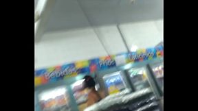 Gostosas no supermercado