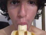Deepthroating a Banana