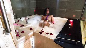 romantic and wet masturbation in the bathtub for you, with foam and rose petals.