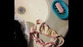 Las tanguitas usadas de la puta de mi cu&ntilde_ada - - my slut sister in law panties