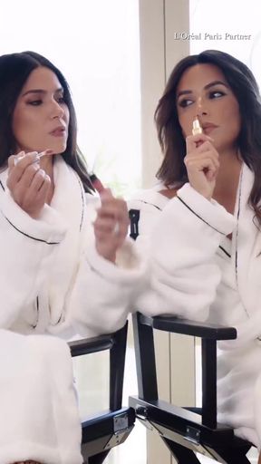 Celebrity Eva Longoria shows off her feet