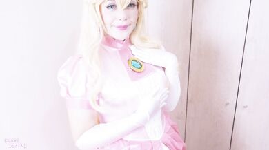 Princess Peach takes big tits deep in cosplay blowjob with creampie squirt