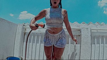 I play with my sneakers on the terrace while I fuck all my holes