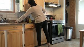 Arab Iraqi Wife Has Doggystyle Anal in the Kitchen