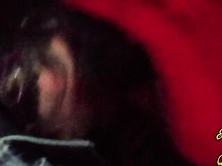 Invite a mi cita de tinder al cine y terminamos cogiendo - Emily Sex Queen