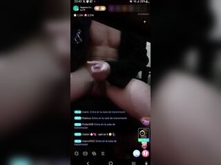 BABEANDO LECHE / POLLA BIEN DURA