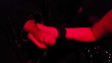 GLORY HOLE - EXPERIMENTANDO MAIS UM DOTADO GOSTOSO