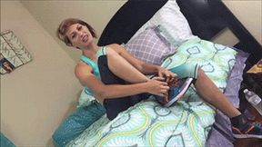 After Gym Katrina Cassidy Stinky Sneaker Soles HIDEF MP4