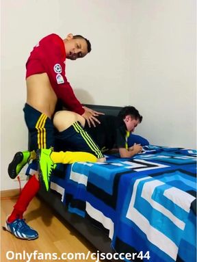 ENTRENADOR DE FUTBOL ME FOLLA