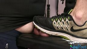 David S Cock Trampling With Trainers HD