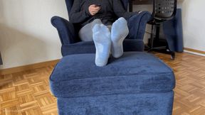 SWEATY DIRTY SOLES IGNORING YOU - MOV Mobile Version