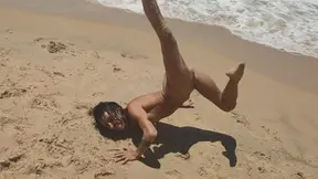 Real Amateur Couple Fucking in Public Beach – Doggy Style & Blowjob