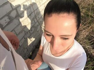 Brunette hair Teen Sucks Weenie Behind the Garages - Risky Public Fellatio