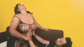 Sauteli maa ko hot dress pahna ke choda