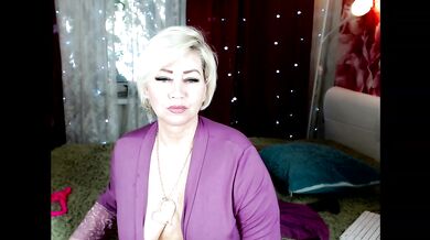 Super webcam whore Aimee as a mature anal slut on your magical dream screens .!. ))