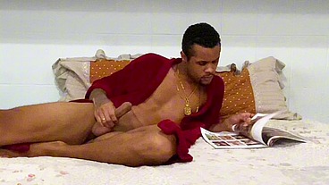 Batendo uma para a gostosa da revista
