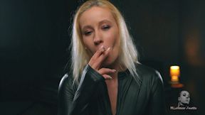 Cigarette lover Anette FHD MP4