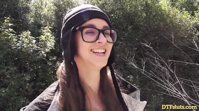 Nerdy brunette swallows big loads outdoors in risky doggystyle
