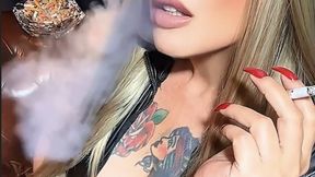 They love a smoking, blonde, dumb bitch with rotten lungs - Dunhill International Cork Filter 100