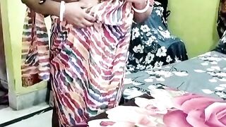 Mauka Dekh Ke Dost Ki Makan Malkin Bhabhi Ko Choda