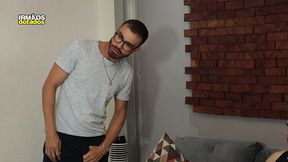 padrasto ensina enteado a foder