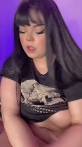 chubby curvy egirl smoking and having some fun!