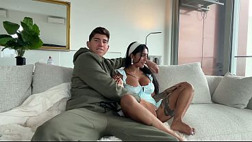 SE VIENE MI AMIGO A CASA Y NOS CORREMOS EN LAS TETAS DE MI NOVIA YASMINA KHAN