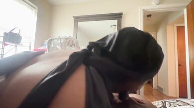 Went back over neighbors house to get some head and pussy from his daughter