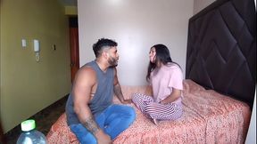 XIMENA ME VISITA EN UN HOTEL DE LIMA Y TERMINA CON LA CONCHA LLENA DE LECHE ( al final la hago pujar para que salga mi leche)