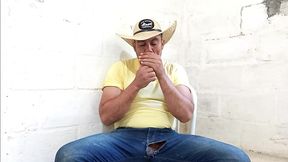 yuri gaucho - agroboy super dotado esguichando porra da pica grossa - urso brasileiro gozando forte