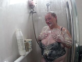 Cream Sploshing
