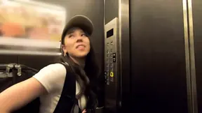 Erotic delivery babe Alice-chan mastered foot job on bicycle