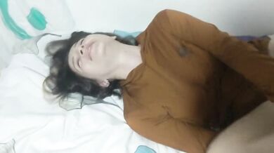 I DISCOVER MY FRIEND LOOKING AT ME THEN WE PLAY