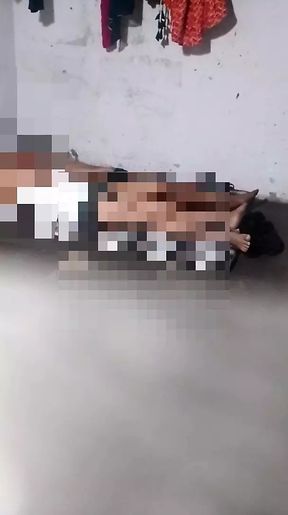 Desi hot gf ko usko ghar pe jakar usko chod diya usko bf