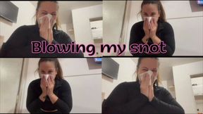 3 Minutes of Noisy Snot… Dare to Watch Without Touching?