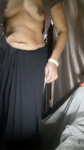 Indian aunty in saree   Clip 1