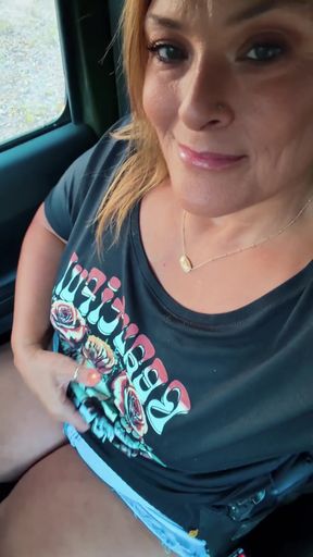Jeep chick flaunts her tits and ass