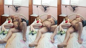 novinha transou tanto que cansou e foi tirar uma soneca enquanto isso o velho ficou batendo uma punheta para gozar leitinho quentinho