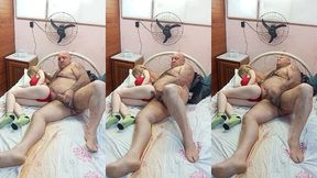 novinha transou tanto que cansou e foi tirar uma soneca enquanto isso o velho ficou batendo uma punheta para gozar leitinho quentinho