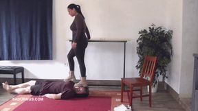 Jenna tramples the slave's face thoroughly again A mp4