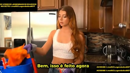 Meia irm estava limpando o quarto do seu irmo e resolveu foder com ele - legendado