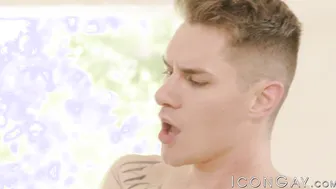 Tattooed twink Zak Bishop rides Arad Win Win and cums hard