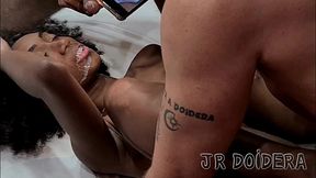 a novinha lorena green fodendo com os amigos acabou com a boca cheia de leite