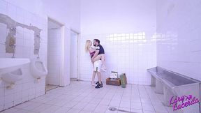 i couldn t stand the horniness anymore and gave my ass to the driver at the roadside gas station