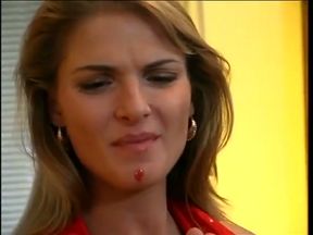 Serious slut loves get her pussy eaten on the office desk